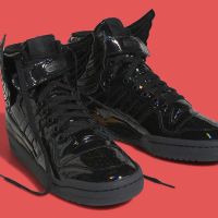 giày Sneaker màu Triple Back