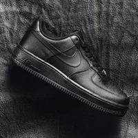 giày Sneaker màu Triple Back