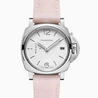Panerai hợp tác Prada
