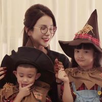 Diệp Lâm Anh tổ chức sinh nhật cho hai con trong ngày Halloween