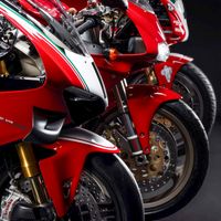Ducati Panigale V4 SP2 916 30th Anniversary đã có giá xe 2024