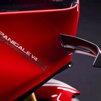Ducati Panigale V4 SP2 916 30th Anniversary đã có giá xe 2024