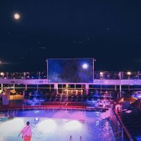 Ovation -of- the- Seas-ivivu-2