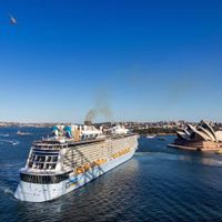 Ovation -of- the- Seas-ivivu-4