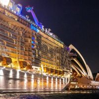Ovation -of- the- Seas-ivivu-5