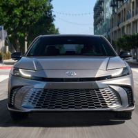 Toyota Camry 2025 ra mắt với diện mạo mới cùng nhiều thay đổi lớn