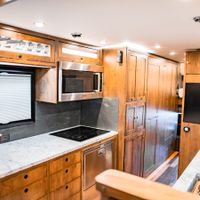EarthRoamer XV-HD sang trọng với mức giá khởi điểm 1,7 triệu USD