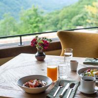 Nha-hang-TTừ trang trại lên bàn ăn là phong trào mới mẻ gây tò mò với người ăn. Ảnh: Nhà hàng Three Sisteres ở Núi Blackberryhree-Sisteres-o-Nui-Blackberry.jpeg