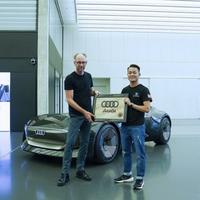 Nghệ nhân gỗ Việt Nam chế tạo xe bán tải điện Cybertruck độc đáo thu hút cả thế giới