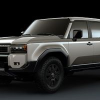 Vì sao Land Cruiser Prado 2024 có hai phiên bản đèn pha khác hẳn nhau?