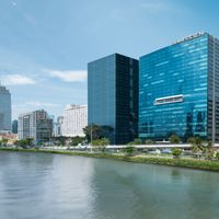 Toàn cảnh khách sạn Le Meridien Saigon với tầm nhìn bao trọn sông Sài Gòn tại quận trung tâm TP.HCM. Ảnh: Le Meridien Saigon