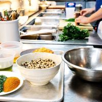 Kỹ thuật “Mise en place” đảm bảo mọi thứ luôn có mặt và sẵn sàng khi nấu nướng.