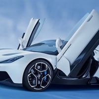 Triệu hồi toàn cầu mẫu Maserati MC20 do lỗi kính chắn gió