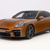 Porsche Panamera thế hệ mới ra mắt, giá từ 100.000 USD