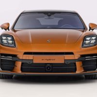 Porsche Panamera thế hệ mới ra mắt, giá từ 100.000 USD