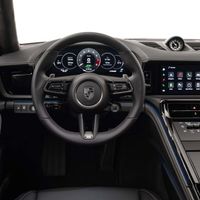 Porsche Panamera thế hệ mới ra mắt, giá từ 100.000 USD