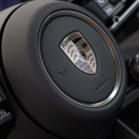 Porsche Panamera thế hệ mới ra mắt, giá từ 100.000 USD