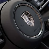 Porsche Panamera thế hệ mới ra mắt, giá từ 100.000 USD