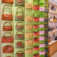 Longchamp-Hanoi-R2_DSF0933.jpg