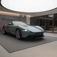 Siêu xe mui trần Roma Spider "50 năm có một" của Ferrari cập bến thị trường Đông Nam Á