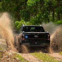 9 mẹo lái xe off-road chinh phục mọi địa hình