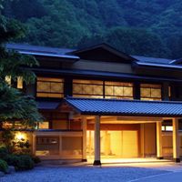 Nghỉ đêm ở khách sạn cổ nhất thế giới Nishiyama Onsen Keiunkan
