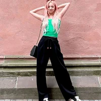 Xu hướng quần tây oversized định nghĩa nét thanh lịch của phái đẹp