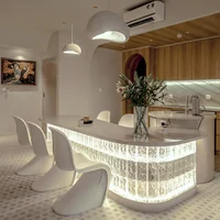 Căn hộ sử dụng vật liệu lấp lánh