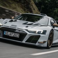 ABT XGT Audi R8: Từ chiếc xe đua đến siêu xe đường phố với giá 520 nghìn bảng Anh