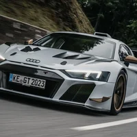 ABT XGT Audi R8: Từ chiếc xe đua đến siêu xe đường phố với giá 520 nghìn bảng Anh