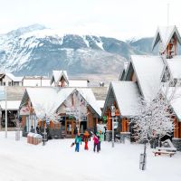 Du lịch đi bộ trên băng và leo băng tại Maligne Canyon, Jasper