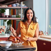 "Padma Lakshmi: Sống với đam mê nấu ăn và mở cửa trái tim bằng thực phẩm
