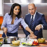 "Padma Lakshmi: Sống với đam mê nấu ăn và mở cửa trái tim bằng thực phẩm