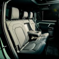 Hai anh em ở Bình Dương "chơi lớn" chi hơn 15 tỷ tậu 2 chiếc Land Rover Defender 75th Limited Edition cực giới hạn tại Việt Nam