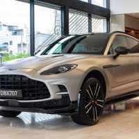 Aston Martin DBX707