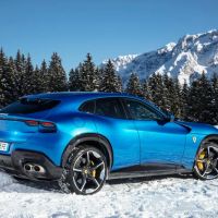 Aston Martin DBX707