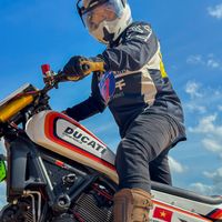 Chất chơi Ducati Scrambler Dirt Track tranh tài tại HTV Challenge 2023