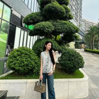 4chu-thanh-huyen-phoi-do-voi-tui-hieufbnv-1703156757203.jpg