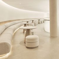 JLR Việt Nam ra mắt trung tâm trưng bày "Morden Luxury" đầu tiên trên thế giới tại Hà Nội, với không gian đẳng cấp và sang trọng, thể hiện tầm nhìn "Ngôi nhà thương hiệu".