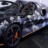 Năm khó khăn nhưng nhiều đại gia mạnh tay sắm xe khủng