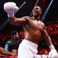Ronaldo trở thành tâm điểm chú ý tại sự kiện boxing vào ngày 24/12.