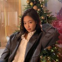 Cây thông Noel của Jennie-BlackPink năm 2023: Đơn giản nhưng độc nhất vô nhị