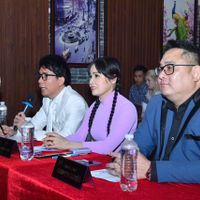 Vừa qua, Trang Nhung xuất hiện tại vòng Bán kết cuộc thi Tiếng hát Việt Toàn cầu tại Phía Nam. Kết quả chung cuộc là BTC đã chọn ra được 10 thí sinh hát tốt và xuất sắc trong buổi thi được đi tiếp vào vòng chung kết.     Để được vào thi chung kết thì BTC Cuộc thi sẽ đăng hình ảnh, số báo danh cùng phần trình diễn của 10 thí sinh lên trang fanpage của chương trình để cho khán giả bình chọn, Ban tổ chức sẽ chọn ra 6 thí sinh có lượt bình chọn cao thì theo thứ tự từ cao xuống thấp để đi tiếp vào vòng Chung kết Gala Tiếng hát Việt Toàn cầu 2023 được tổ chức truyền hình trực tiếp tại Nhà hát Thành phố (TPHCM) vào ngày 19/1/2024.     Góp mặt trên hàng ghế giám khảo, Trang Nhung đưa ra những nhận xét rất chi tiết. Trang Nhung được các thí sinh tâm phục, khẩu phục bởi chị có chuyên môn cao và kinh nghiệm lâu năm với nhiều cuộc thi chuyên nghiệp khốc liệt mà chị đã từng tham gia.     “Chứng tỏ chất lượng thí sinh ngoài đam mê ca hát thì còn hiểu nghề rất sâu sắc và có những thế hệ mới rất tiến bộ, văn minh, ưa học hỏi. Thiết nghĩ phải có những người có chuyên môn dám nhận trách nhiệm, chịu được áp lực từ nhiều phía để nói ra những điểm yếu, những sai sót để thí sinh rút kinh nghiệm và khắc phục được để các bạn có cơ hội phát triển theo nghề một cách nghiêm túc và mạnh mẽ hơn khi đã đam mê.” – nữ giám khảo Trang Nhung chia sẻ.     Được nhắc đến là một giám khảo khá khó tính nhưng Trang Nhung được thí sinh yêu mến bởi sự gần gũi và chân thành mà cô mang đến. Chính những điều này chính là động lực để các thí sinh cố gắng nhiều hơn nữa tại cuộc thi.