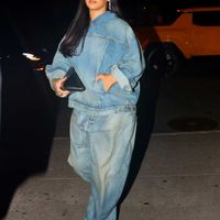 Khai tử quần skinny jeans, Gen Z đưa quần baggy lên ngôi