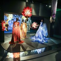 Triển lãm “Iris van Herpen: Sculpting the Senses” ở bảo tàng Pháp