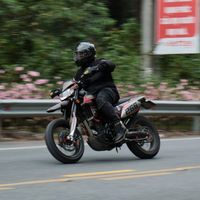Tiền đồ chơi gần bằng tiền xe, chiếc "cào cào phố" này có gì đặc biệt?