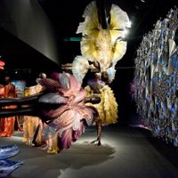 Triển lãm “Iris van Herpen: Sculpting the Senses” ở bảo tàng Pháp