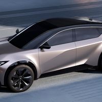 Chính thức trình làng xe điện Toyota Sport Crossover Concept thiết kế sành điệu