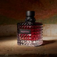 Top-10-chai-nuoc-hoa-Valentino-duoc-ua-chuong-nhat-1-scaled.webp