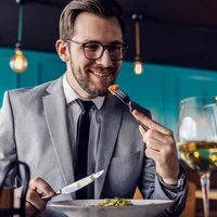 Vén màn bí mật đằng sau công việc "ăn uống" của Thanh tra Michelin